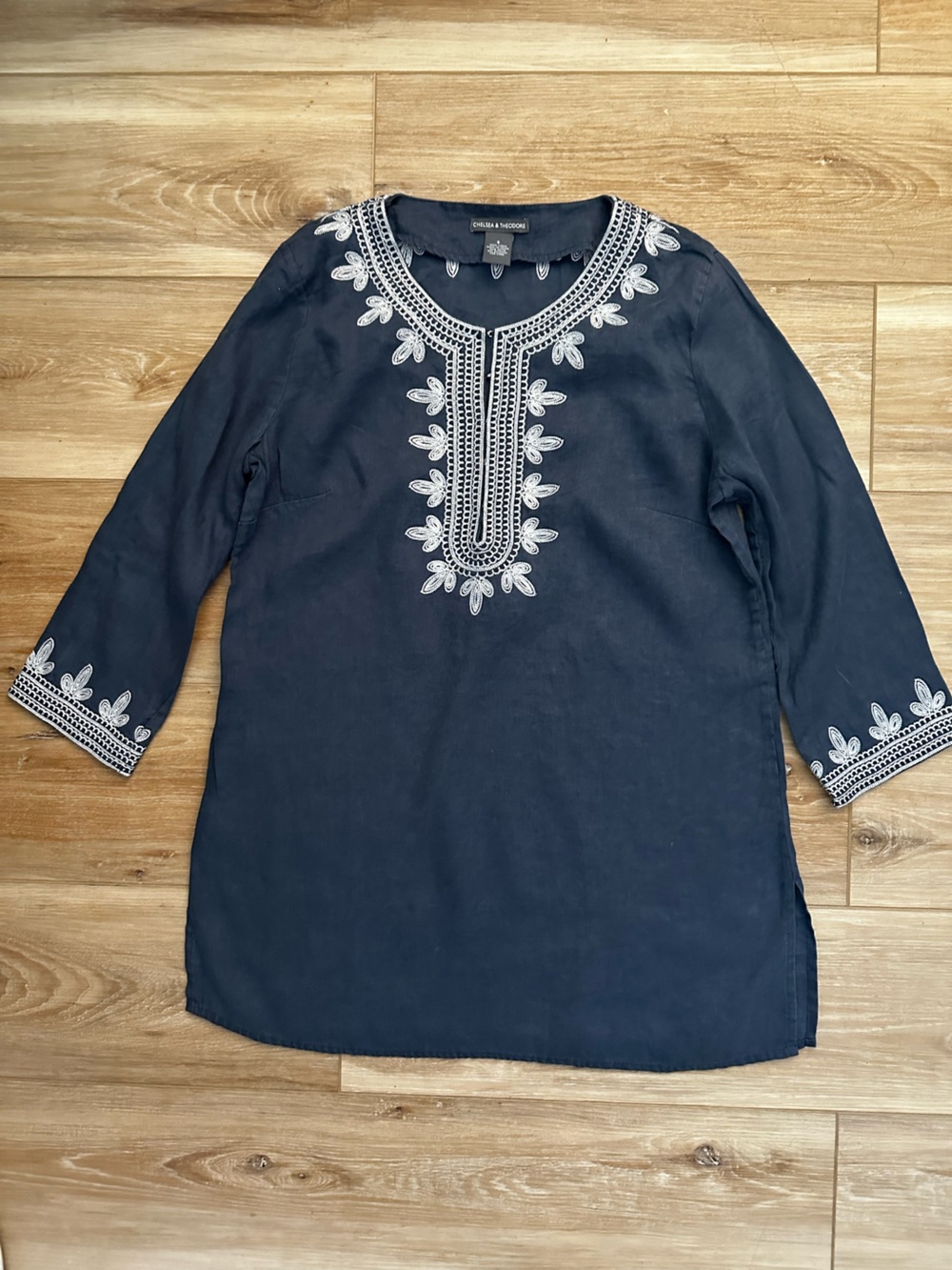 Chelsea & Theodore Embroidered Linen Tunic S